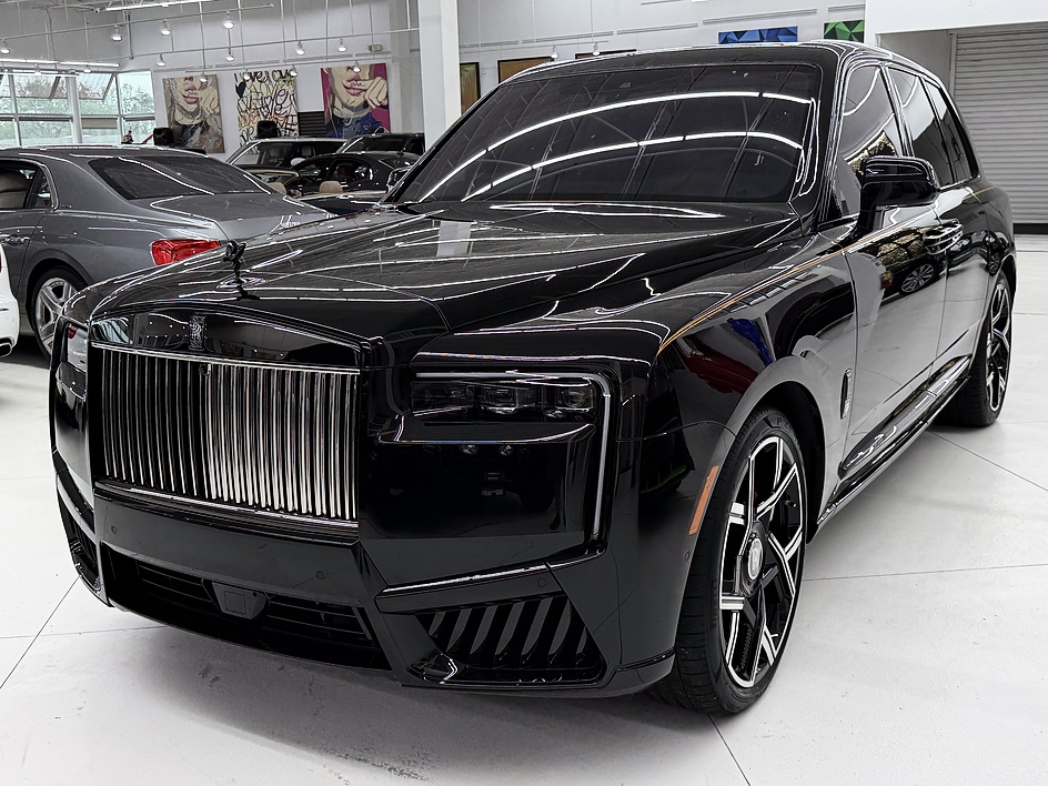2025 Rolls-Royce Cullinan Black Badge - Photo 19