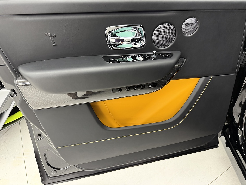 2025 Rolls-Royce Cullinan Black Badge - Photo 25