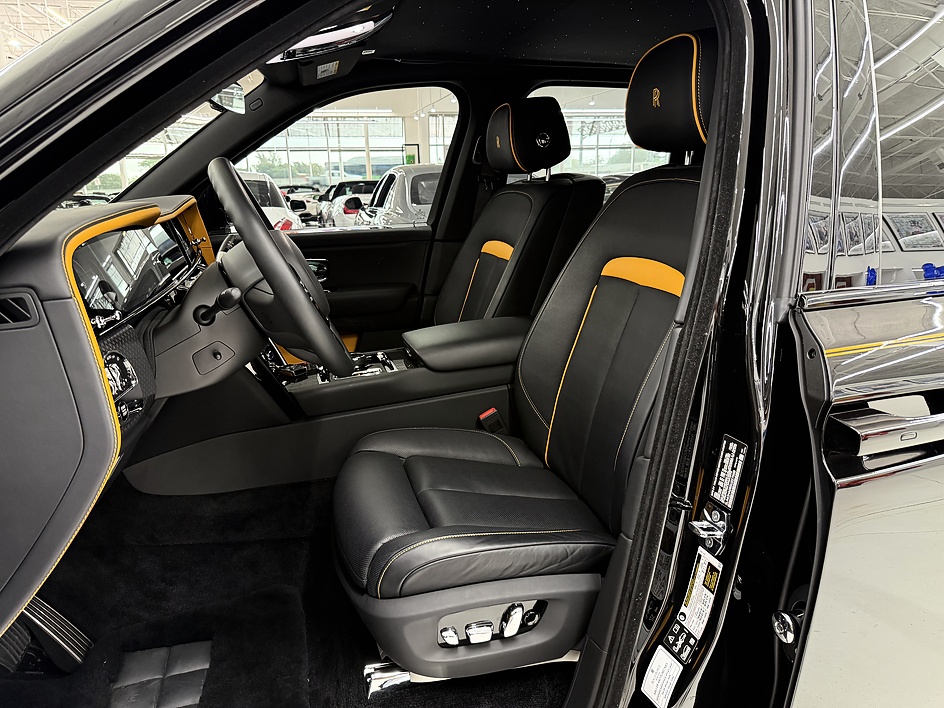 2025 Rolls-Royce Cullinan Black Badge - Photo 23