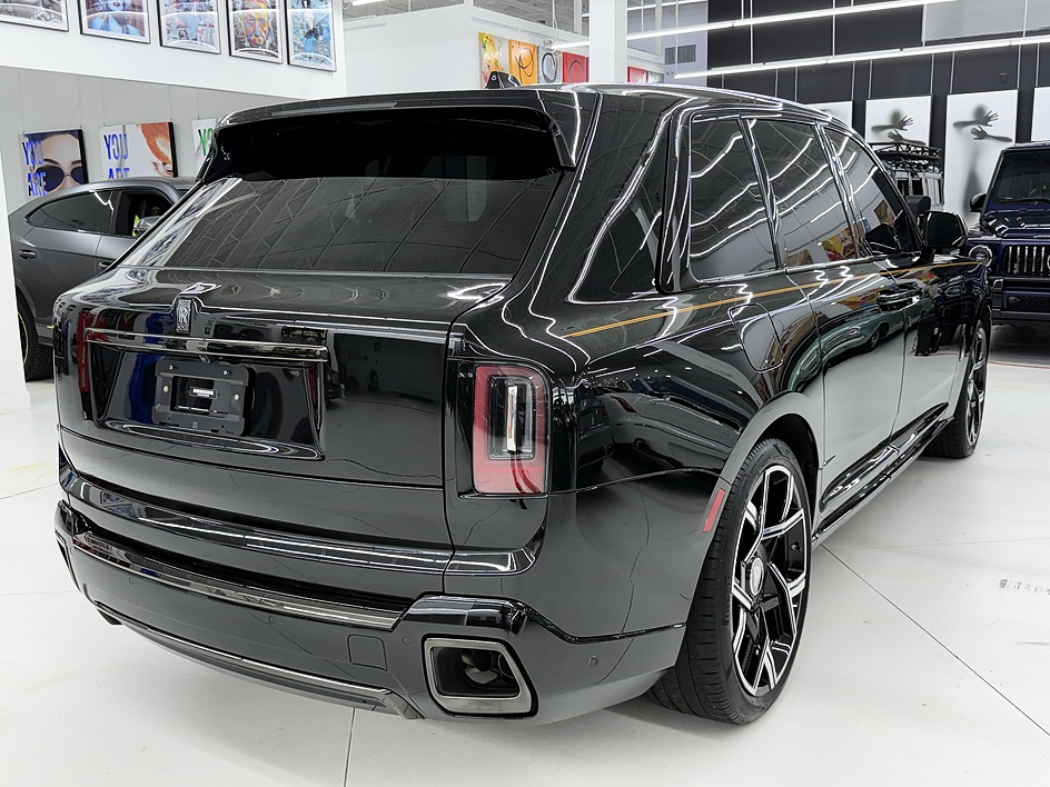 2025 Rolls-Royce Cullinan Black Badge - Photo 28
