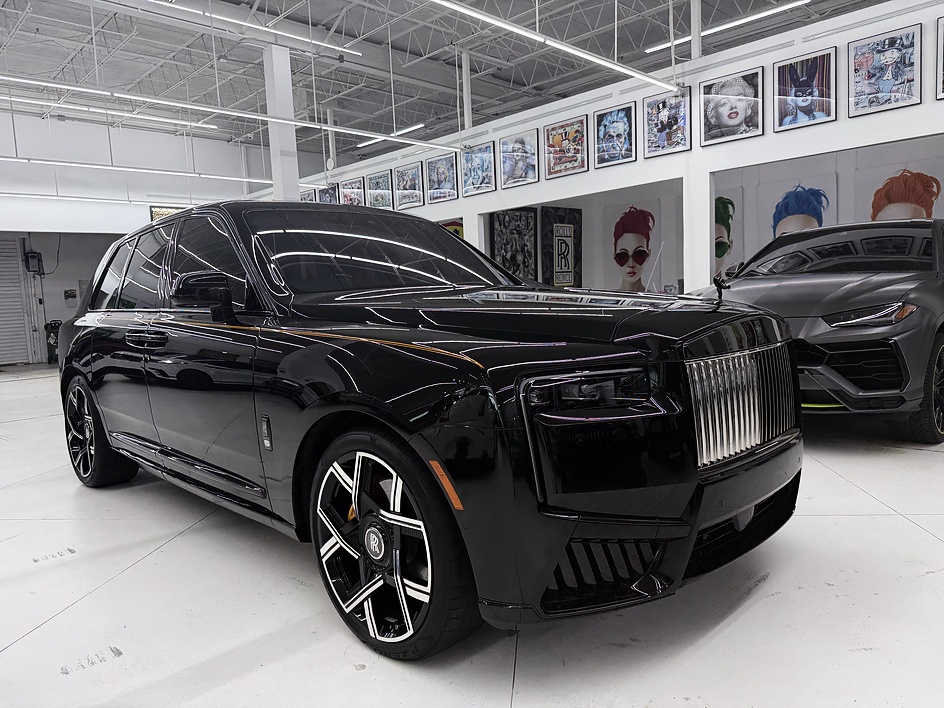 2025 Rolls-Royce Cullinan Black Badge - Photo 29