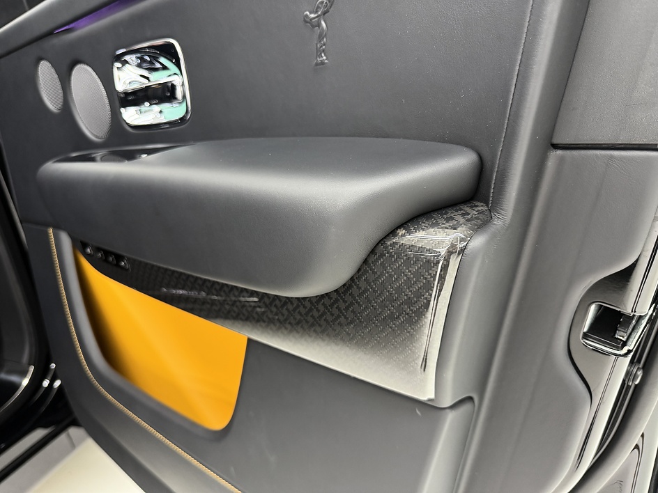 2025 Rolls-Royce Cullinan Black Badge - Photo 38