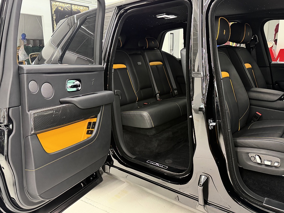 2025 Rolls-Royce Cullinan Black Badge - Photo 37