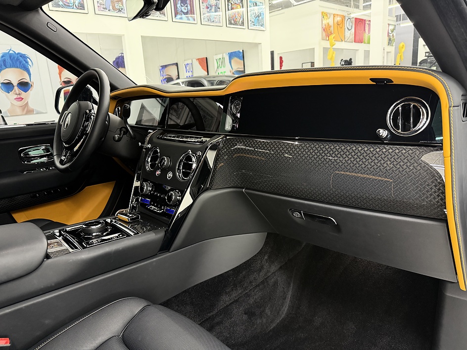 2025 Rolls-Royce Cullinan Black Badge - Photo 40