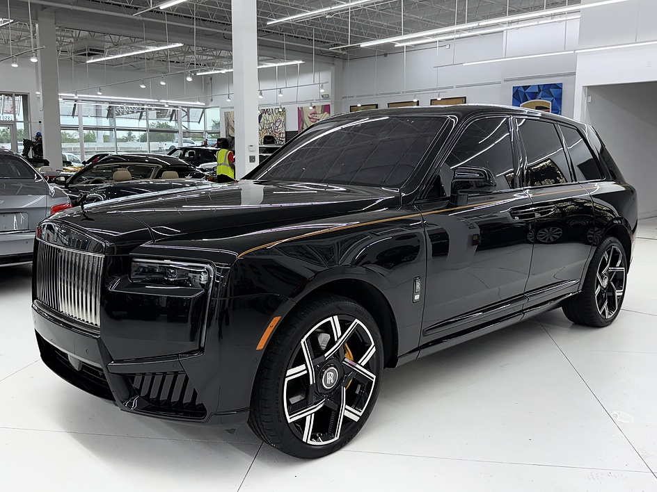 2025 Rolls-Royce Cullinan Black Badge - Photo 12