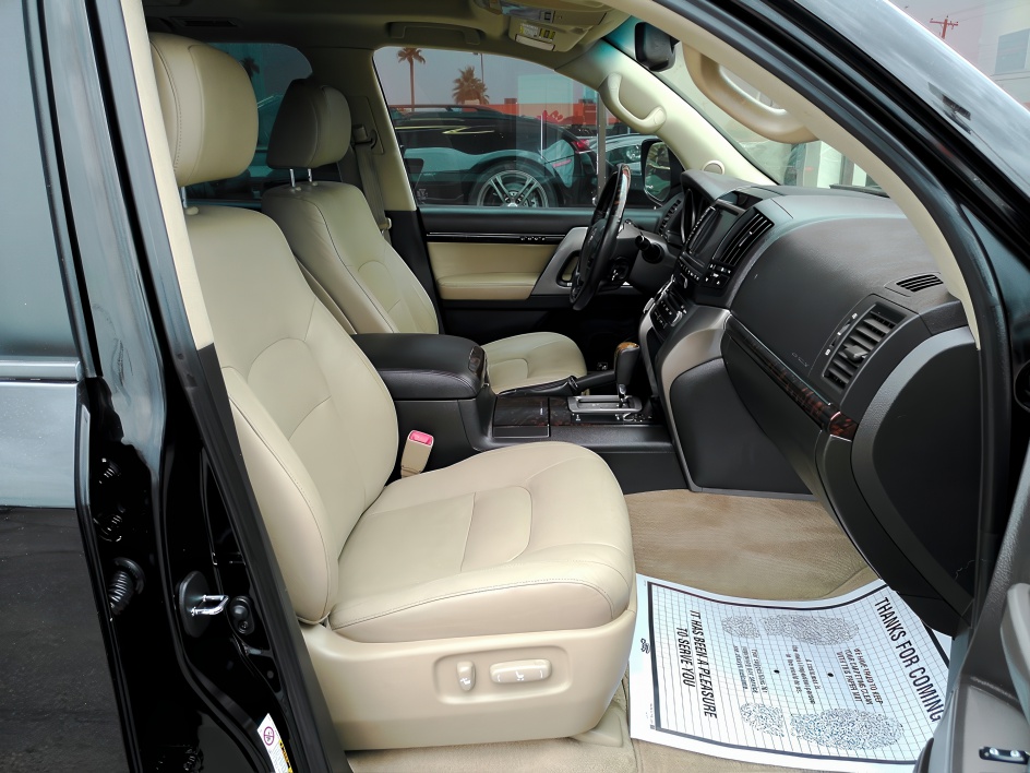 2008 Toyota Land Cruiser VX photo 4