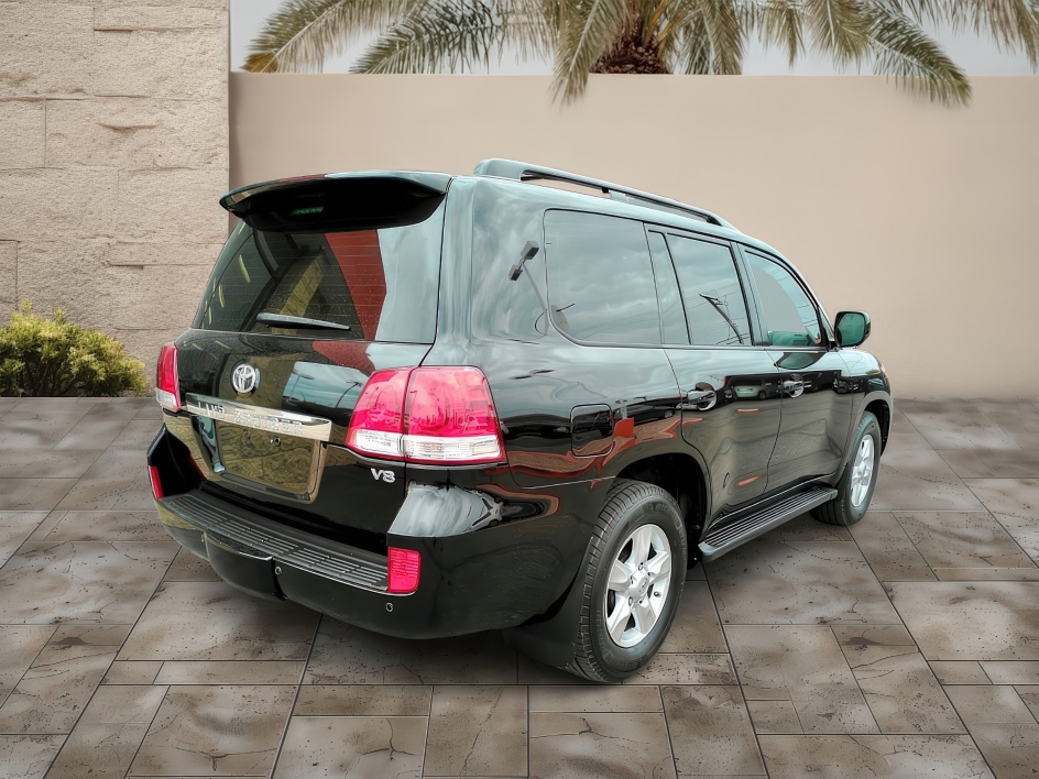 2008 Toyota Land Cruiser VX photo 2