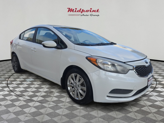 2016 Kia Forte LX AT's photo