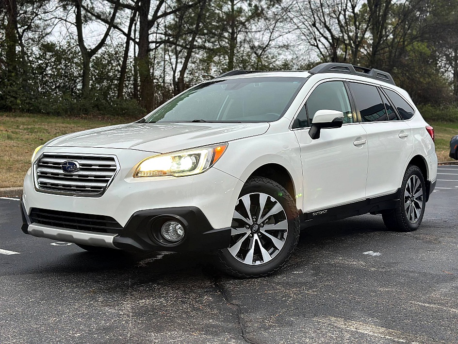 2017 Subaru Outback Limited's photo