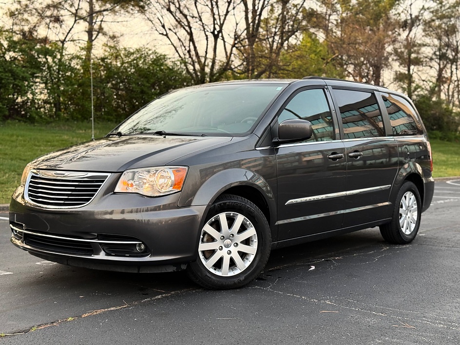 2016 Chrysler Town & Country Touring