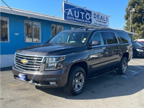 2018 Chevrolet Suburban LT's photo