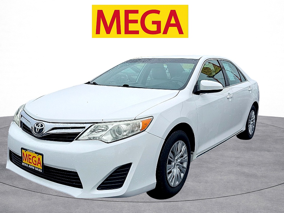 2014 Toyota Camry LE