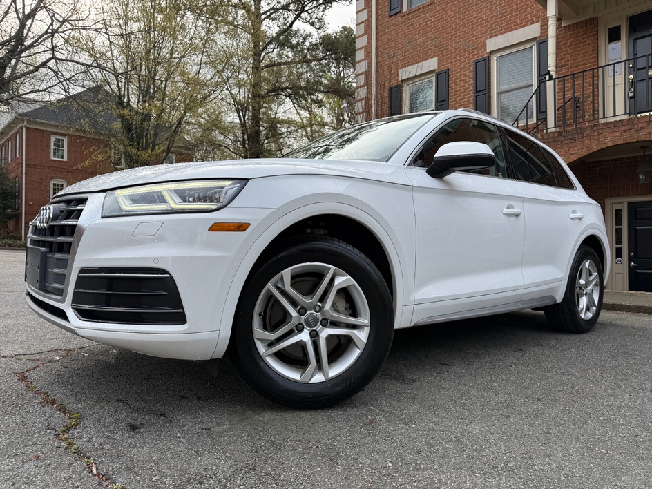 2018 Audi Q5 2.0T quattro S tronic Premium Plus's photo