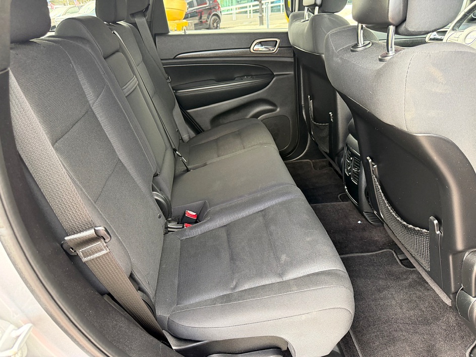 2016 Jeep Grand Cherokee Laredo E - Photo 14