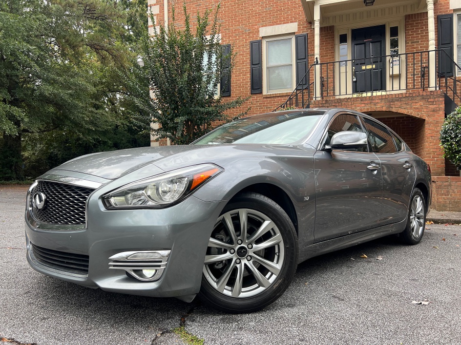 2016 INFINITI Q70 3.7