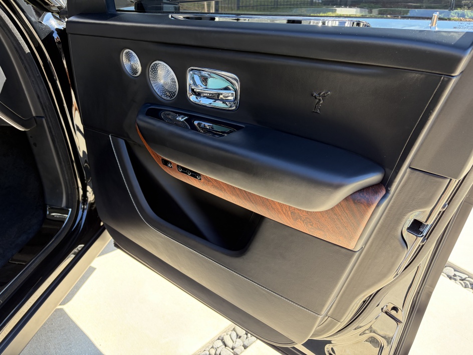 2020 Rolls-Royce Cullinan Base - Photo 15