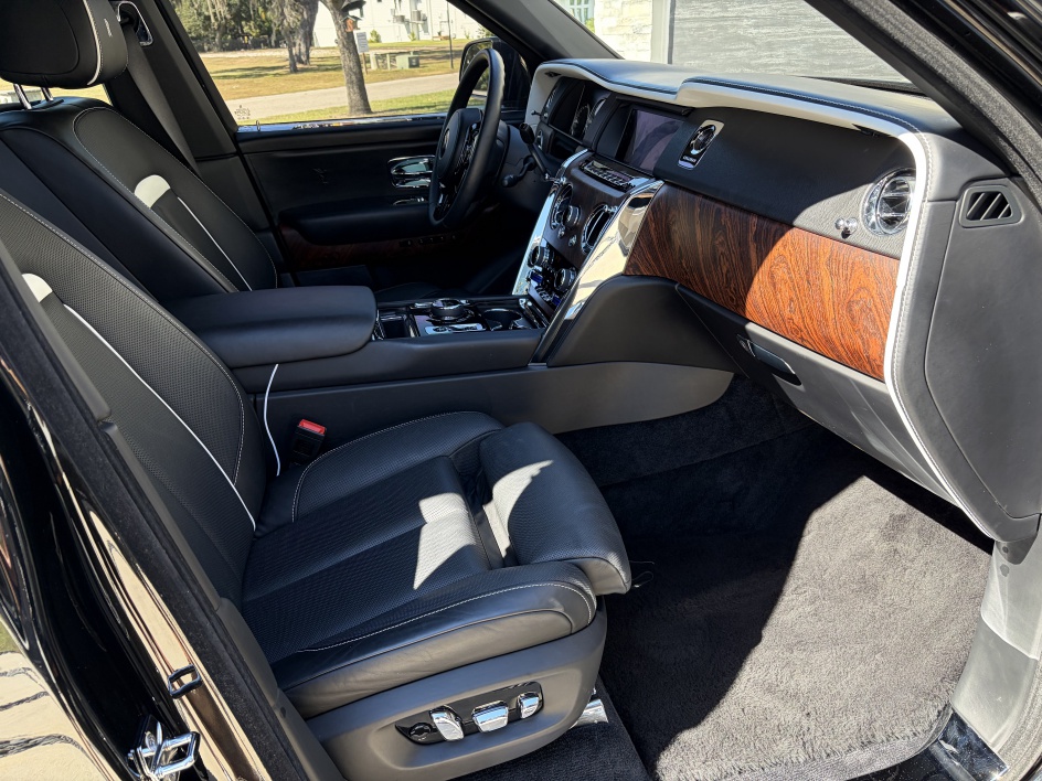 2020 Rolls-Royce Cullinan Base - Photo 11
