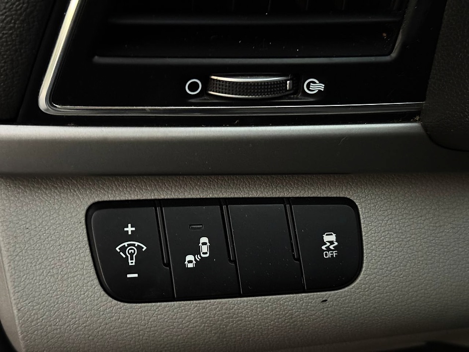 2018 Hyundai Elantra SEL - Photo 11