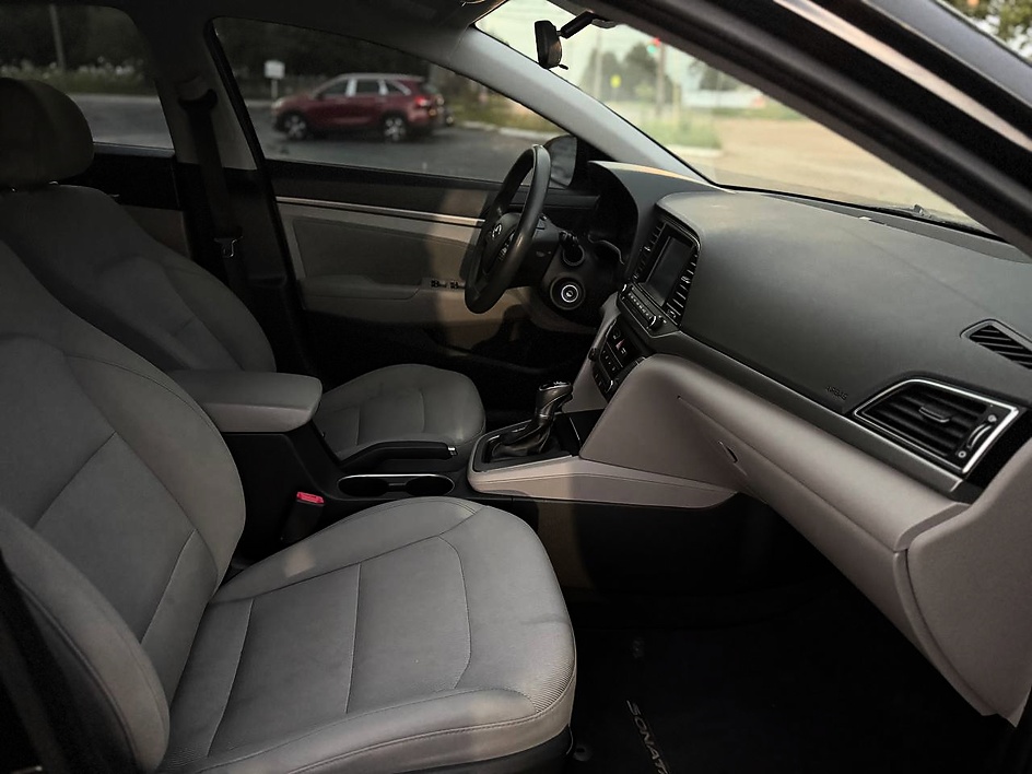 2018 Hyundai Elantra SEL - Photo 17