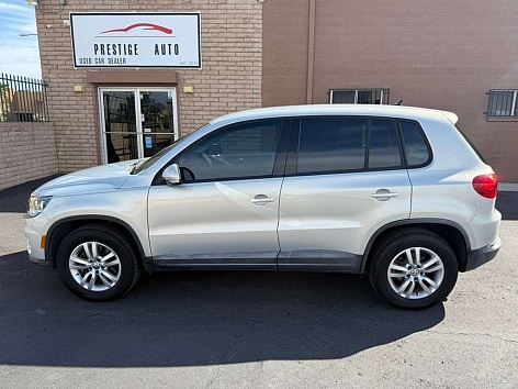 2012 Volkswagen Tiguan SE's photo