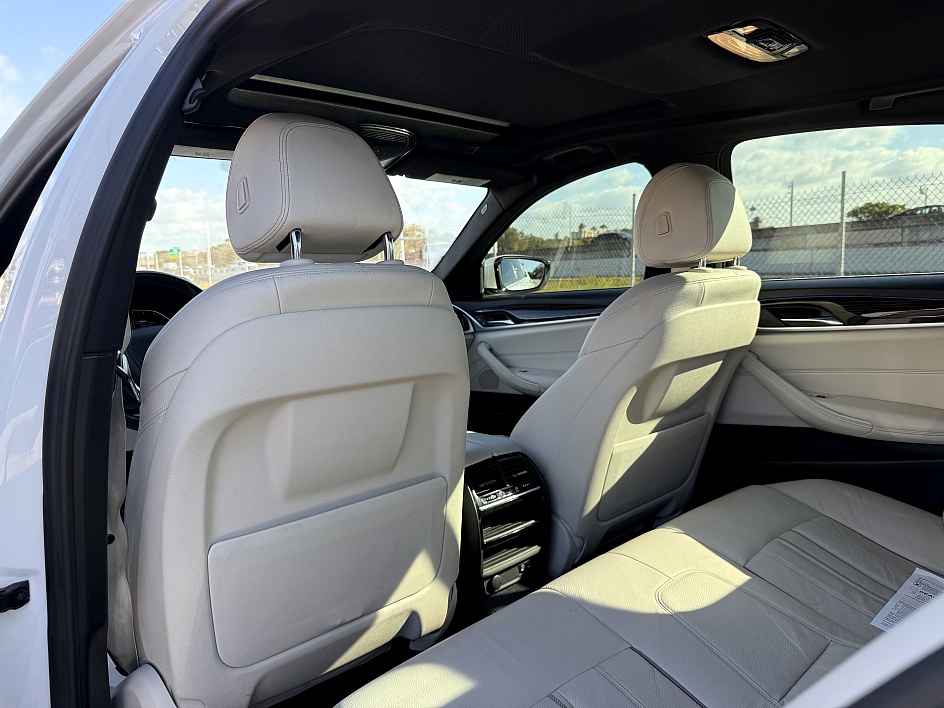 2020 BMW 5 Series 530i - Photo 29