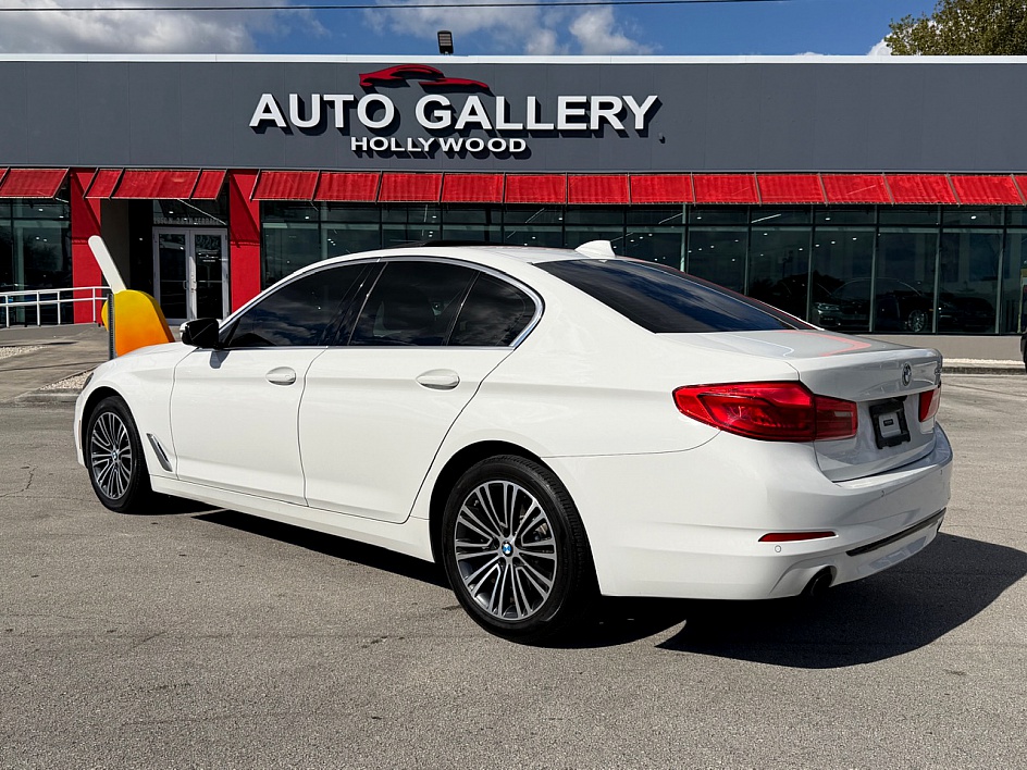 2020 BMW 5 Series 530i - Photo 6