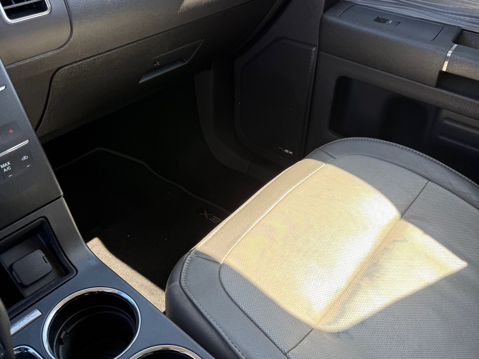 2019 Ford Flex SEL - Photo 14