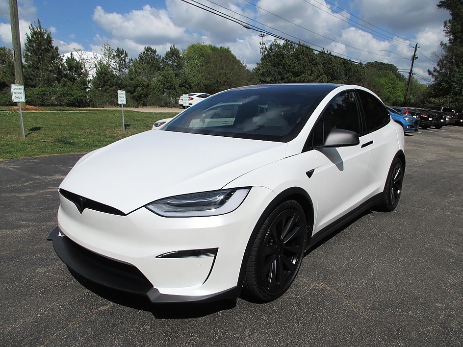 2022 Tesla Model X Long Range's photo