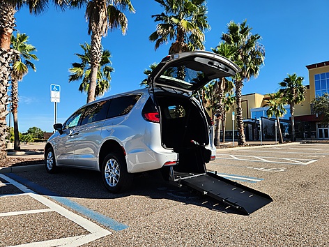 2026 Chrysler Pacifica Select