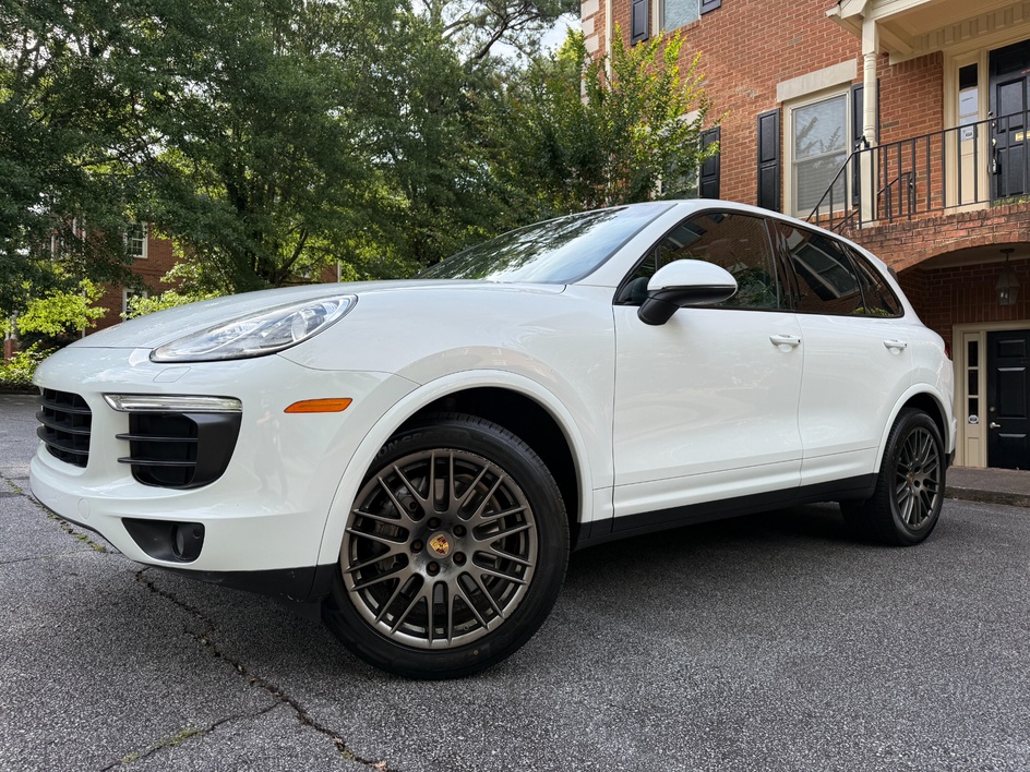 2017 Porsche Cayenne -'s photo