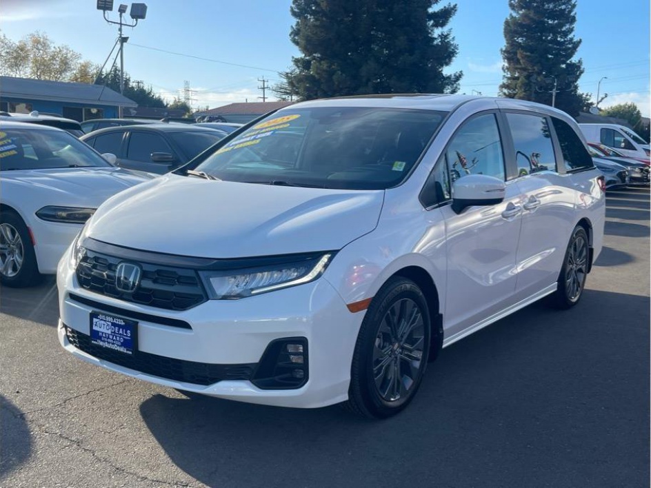 2025 Honda Odyssey Touring's photo