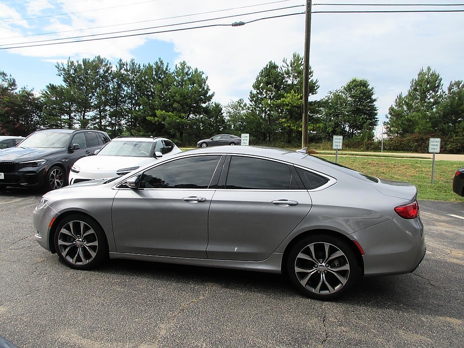 2015 Chrysler 200 C - Photo 8