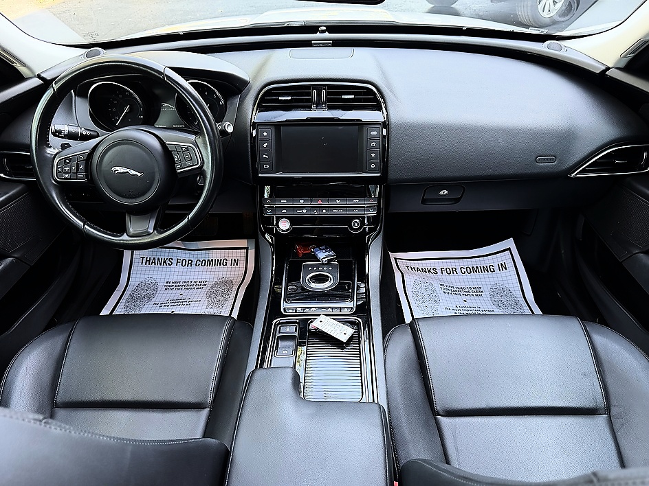 2018 Jaguar XE Premium - Photo 9
