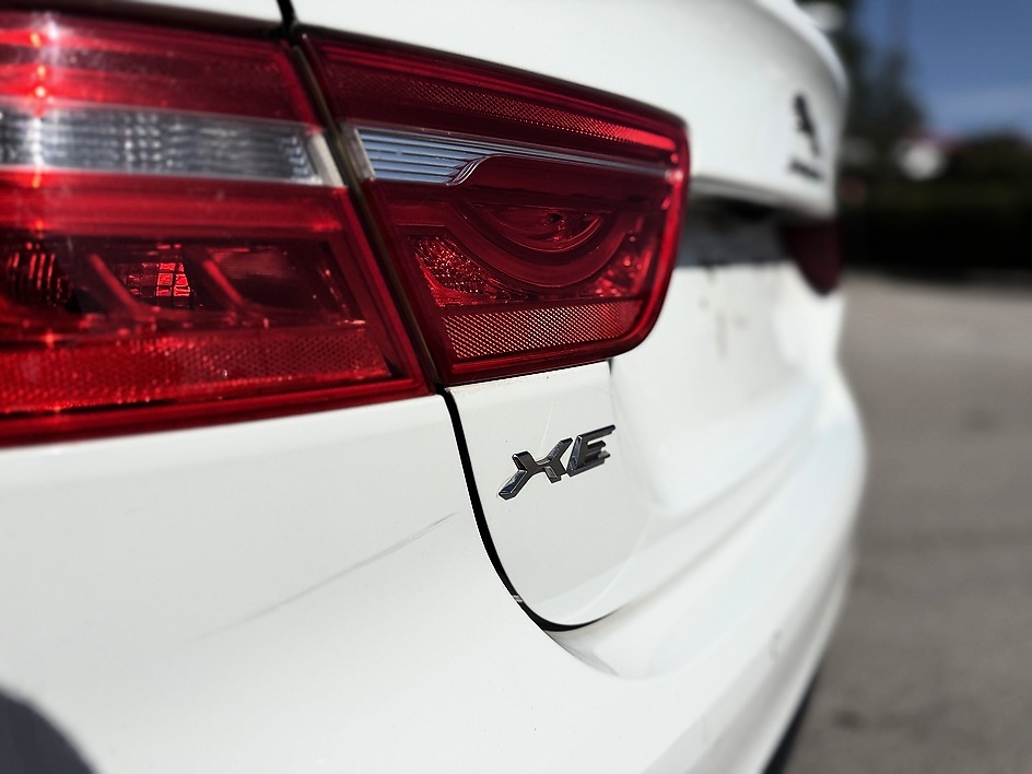 2018 Jaguar XE Premium - Photo 24