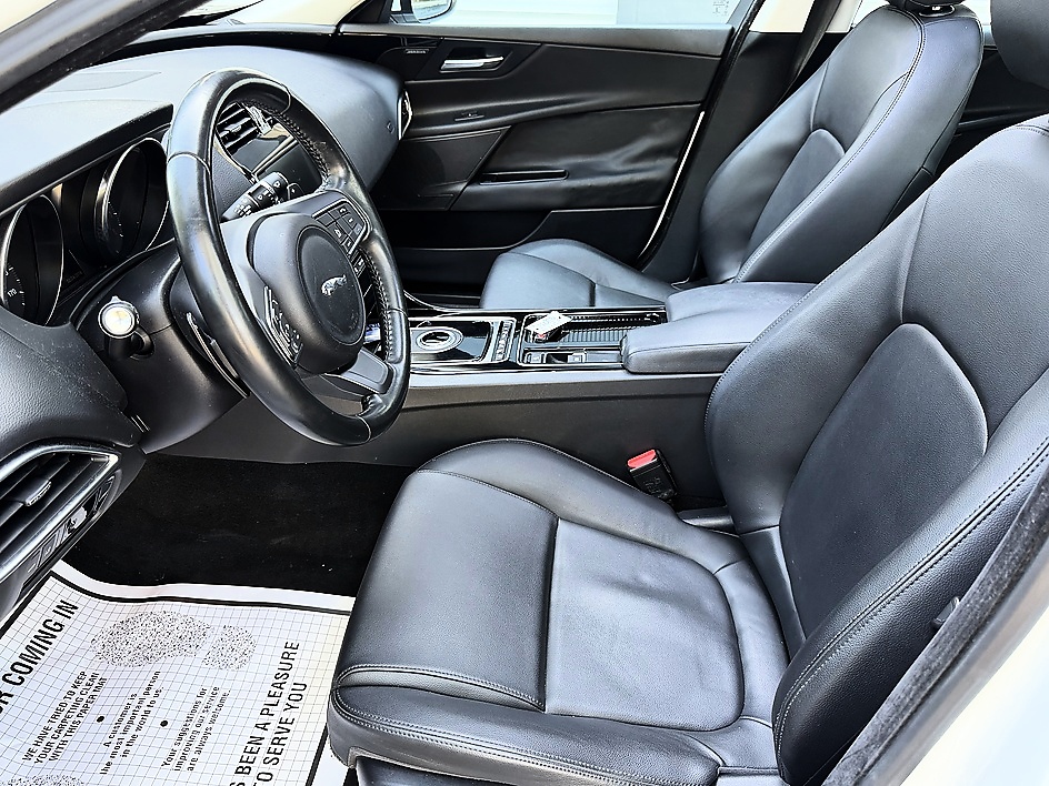 2018 Jaguar XE Premium - Photo 10