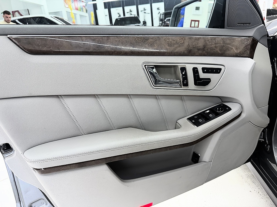 2011 Mercedes-Benz E-Class E350 Sport - Photo 29