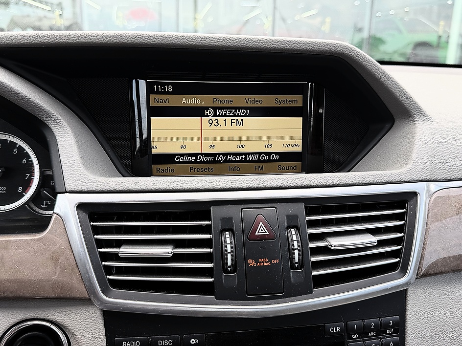 2011 Mercedes-Benz E-Class E350 Sport - Photo 24