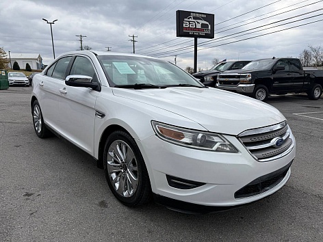 2011 Ford Taurus Limited's photo