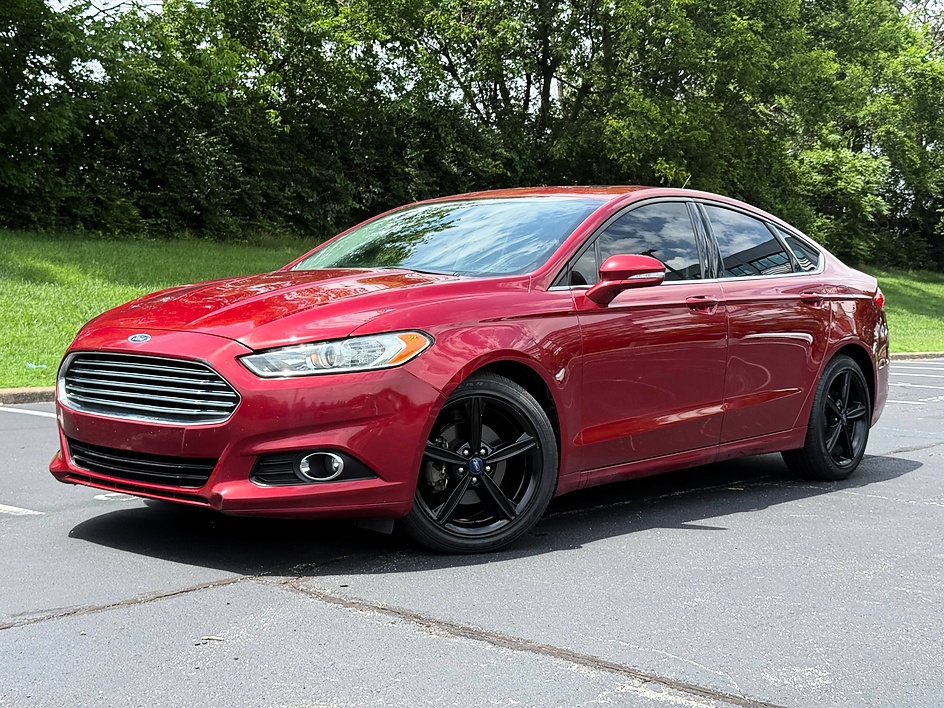 2016 Ford Fusion SE FWD's photo
