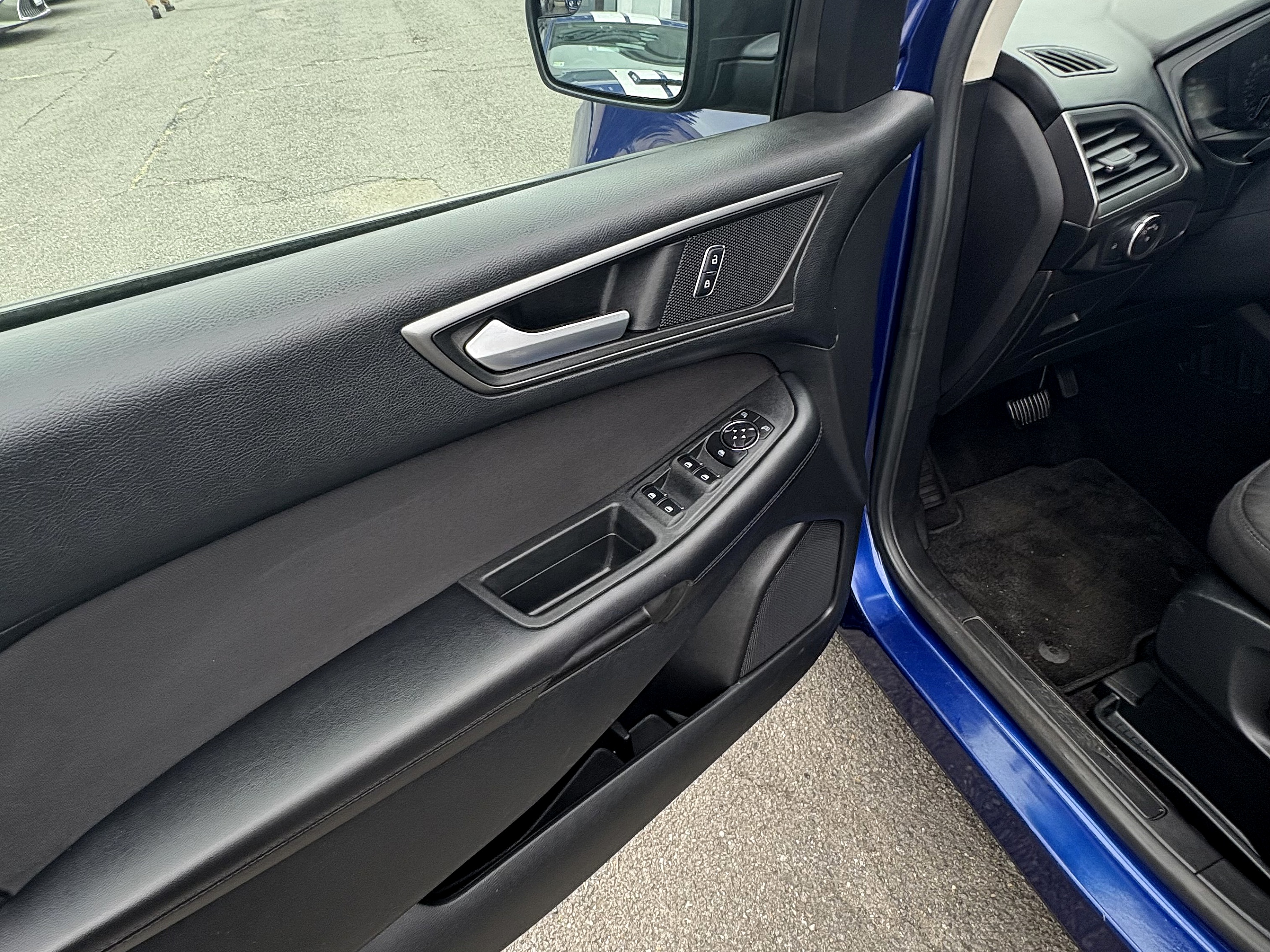 2015 Ford Edge SE - Photo 18
