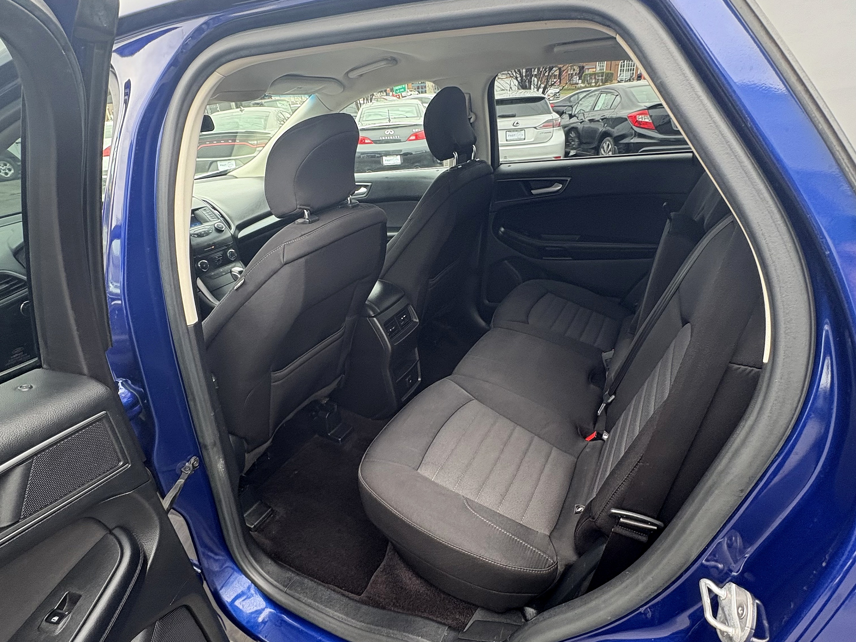 2015 Ford Edge SE - Photo 22