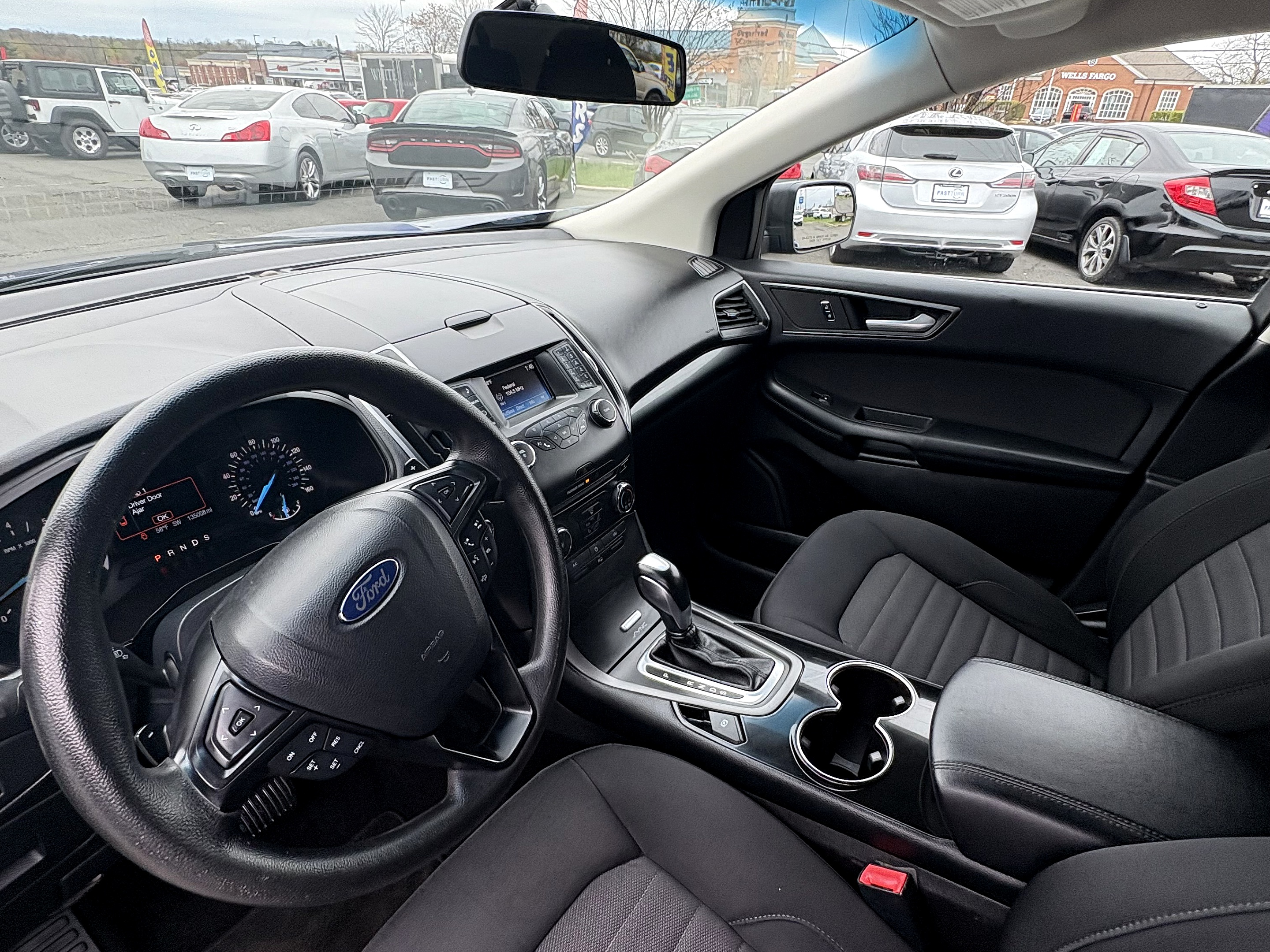 2015 Ford Edge SE - Photo 23