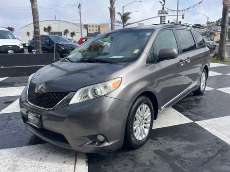 2014 Toyota Sienna XLE