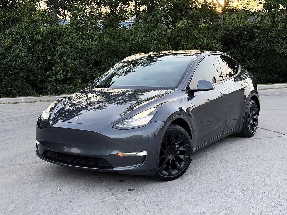 2021 Tesla Model Y Long Range Dual Motor All-Wheel Drive's photo