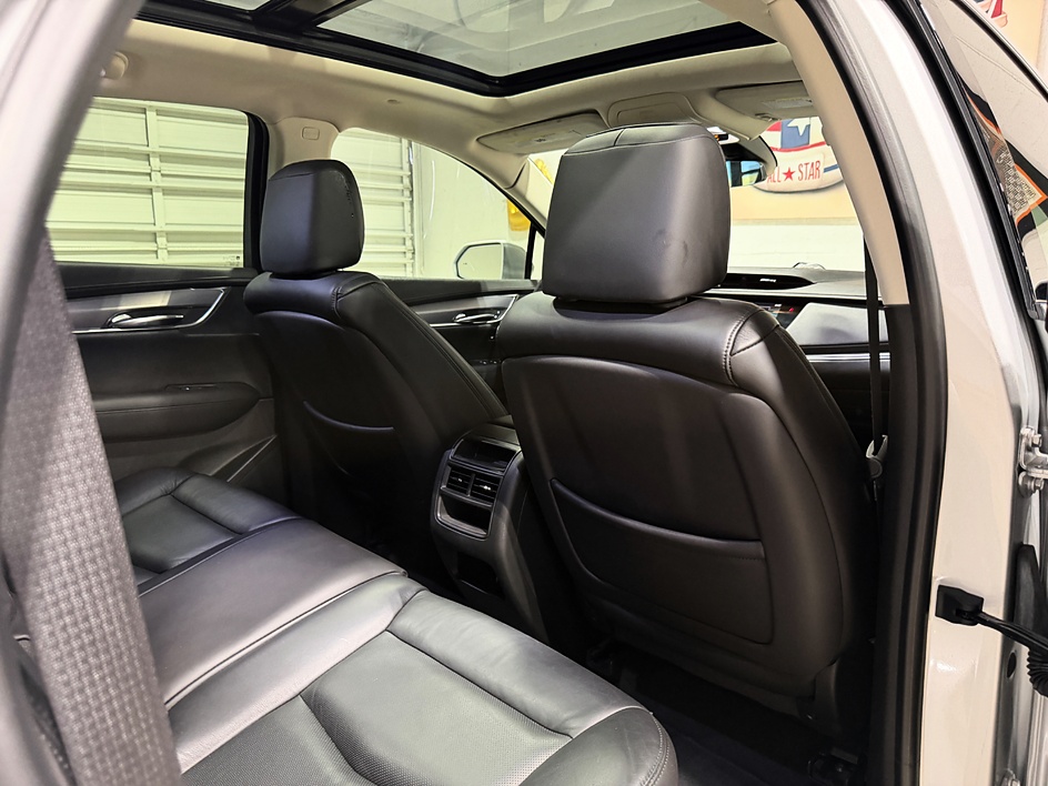 2017 Cadillac XT5 Luxury - Photo 25