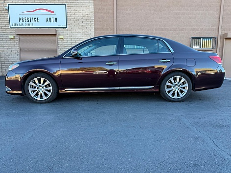 2011 Toyota Avalon Limited's photo