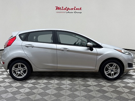 2019 Ford Fiesta SE's photo