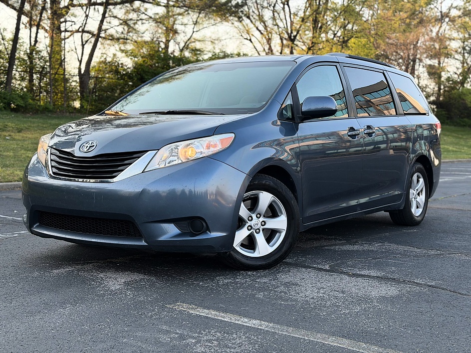 2014 Toyota Sienna LE
