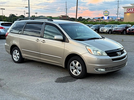 2005 Toyota Sienna XLE