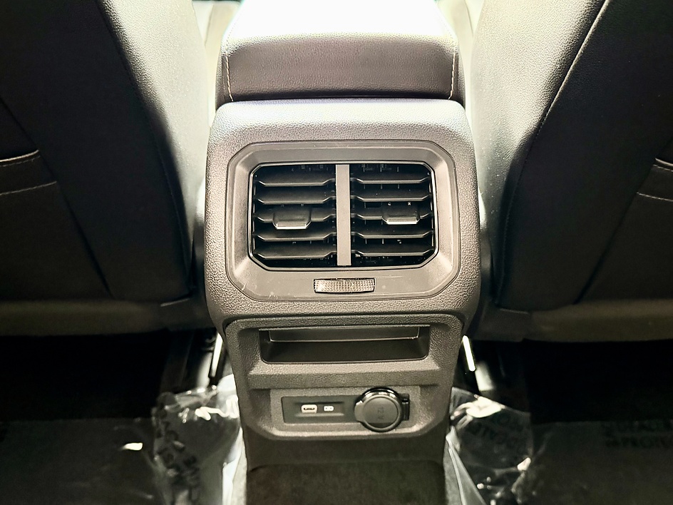 2021 Volkswagen Tiguan SE - Photo 22